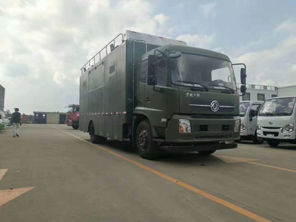 東風六驅(qū)炊事車一款適應各種環(huán)境的專項作業(yè)車